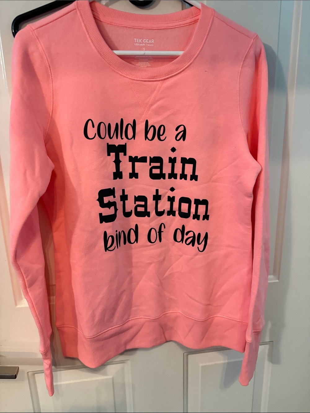 tek gear pink graphic sweatshirt with black text